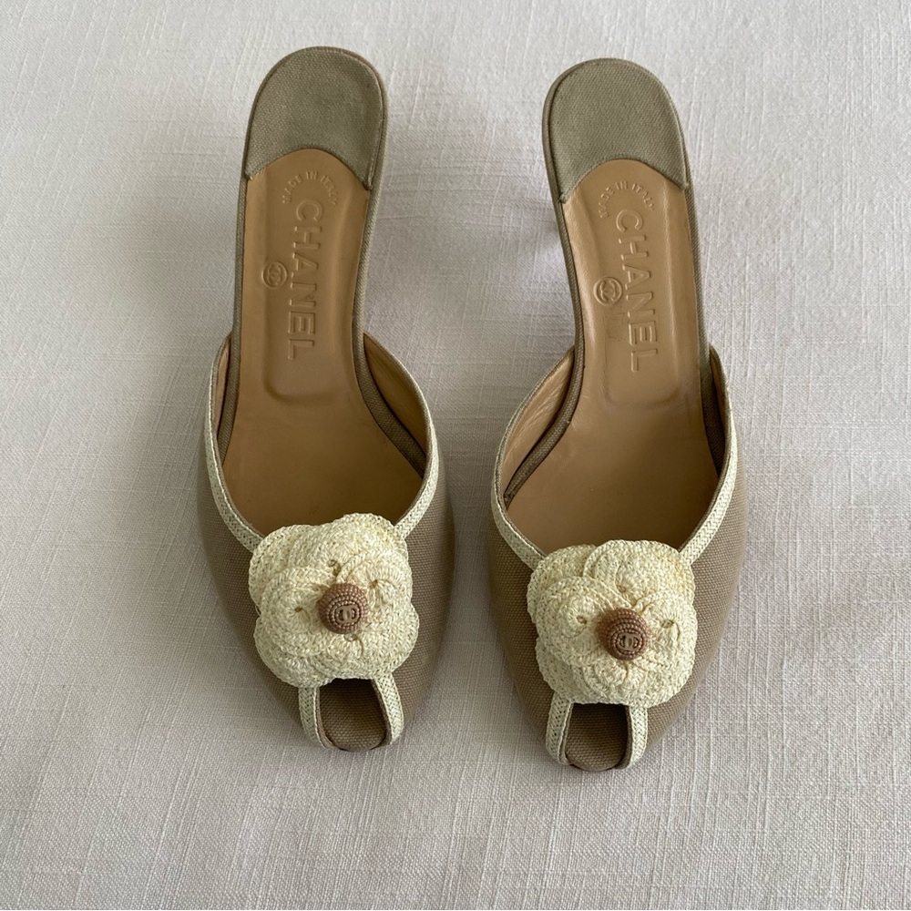 CHANEL Beige Camellia Mules with Gold Trim - Picture 2 of 15